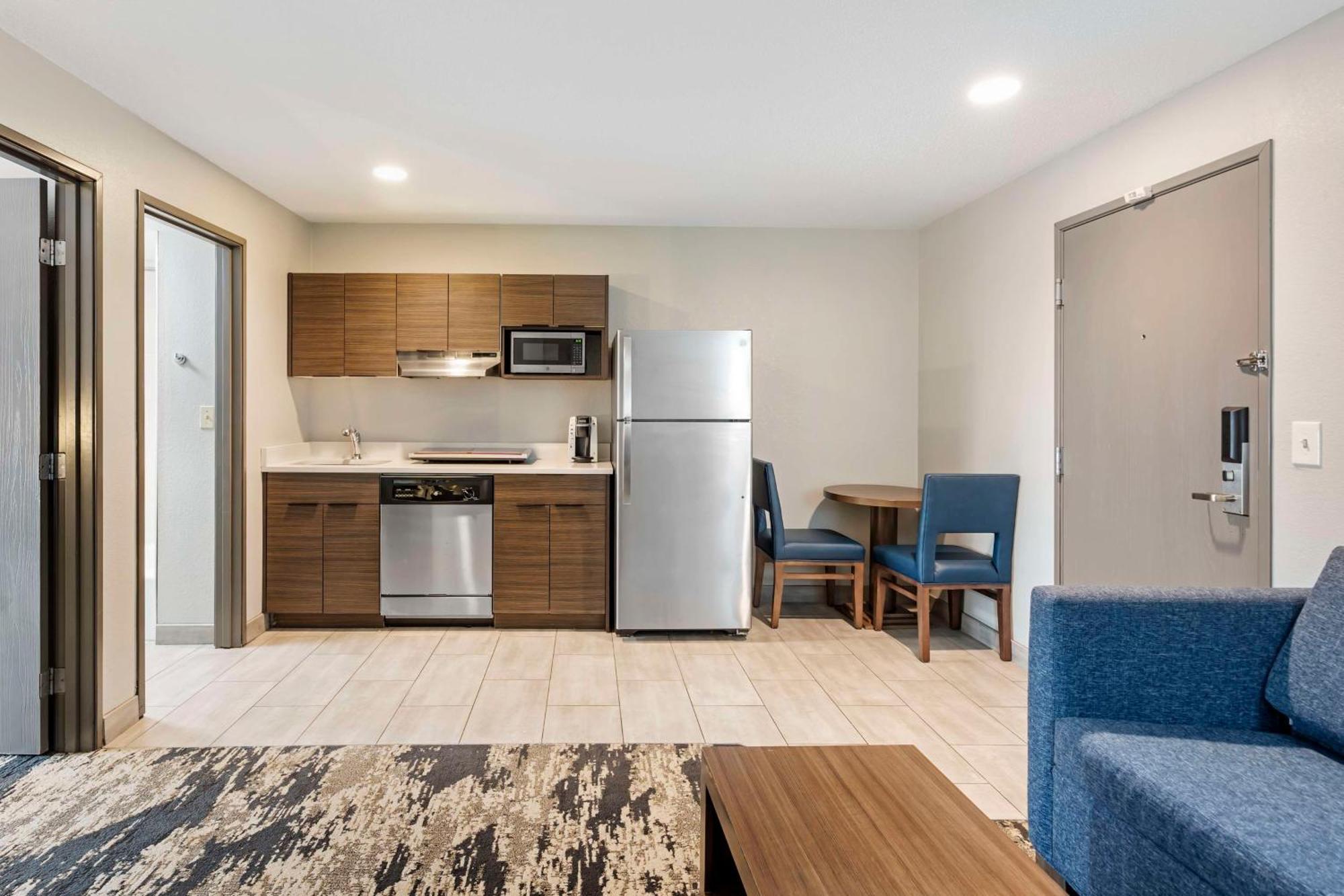 Best Western Plus Bourbonnais Hotel & Suites Eksteriør billede