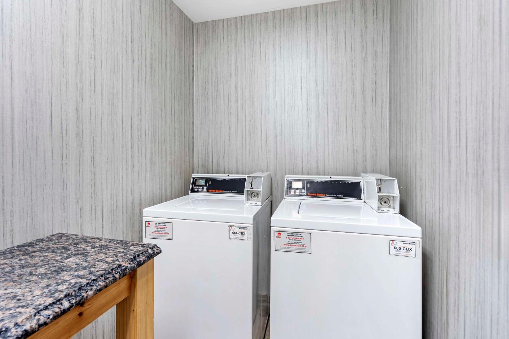 Best Western Plus Bourbonnais Hotel & Suites Eksteriør billede