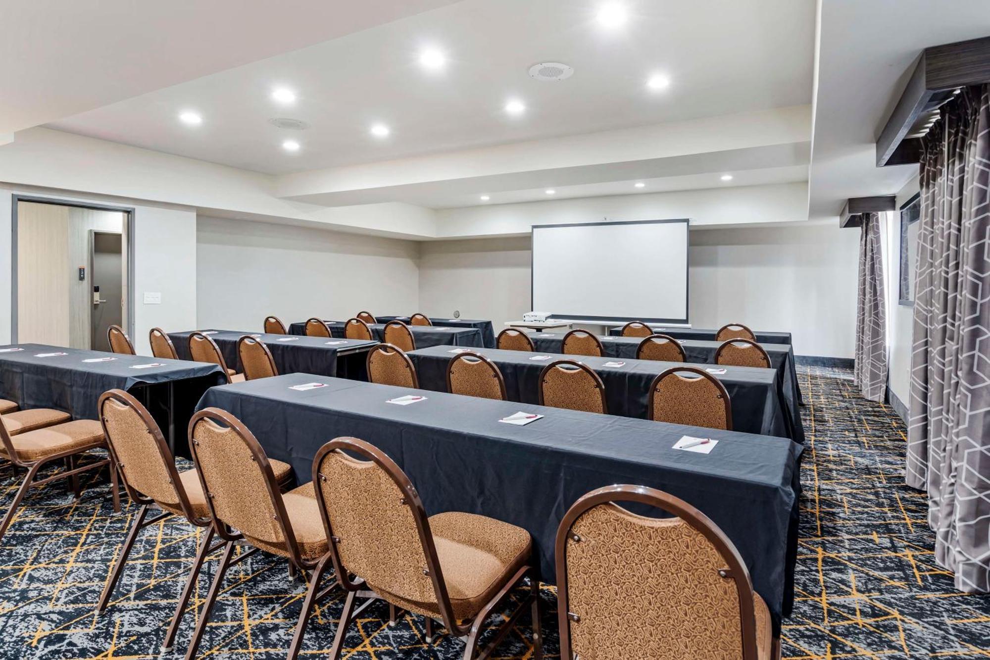Best Western Plus Bourbonnais Hotel & Suites Eksteriør billede